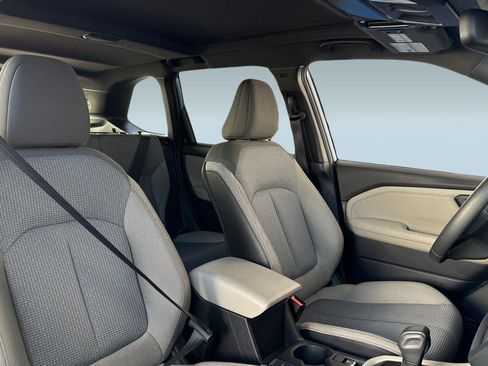 Used 2025 Subaru Forester Premium image 30