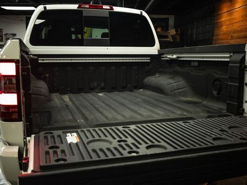 Used 2024 Nissan Frontier SV w/ SV Convenience Package AWD/4WD image 7