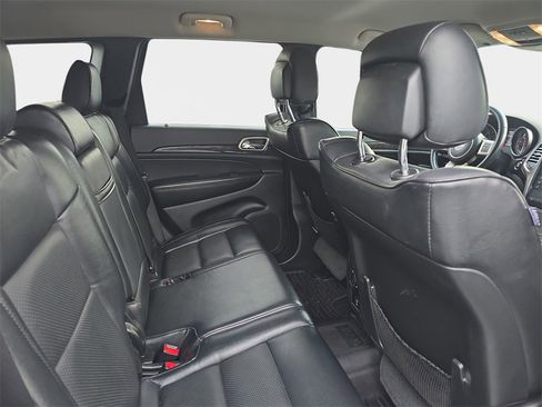 Used 2011 Jeep Grand Cherokee Laredo w/ Security & Convenience Group image 11