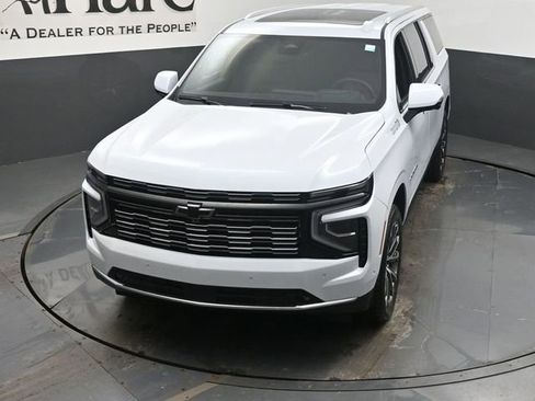 New 2026 Chevrolet Suburban High Country AWD/4WD image 25