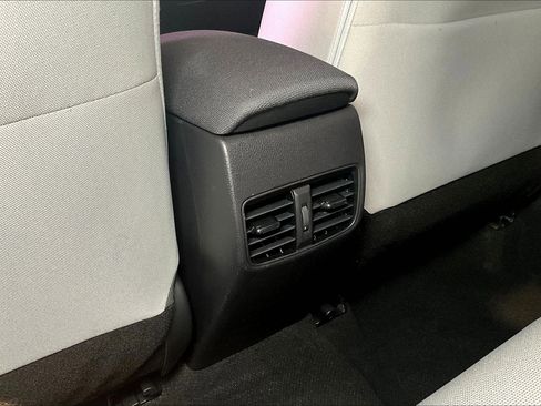 Used 2025 Toyota Corolla Cross L FWD image 11
