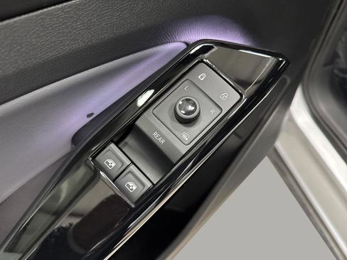 Used 2021 Volkswagen ID.4 Pro image 26