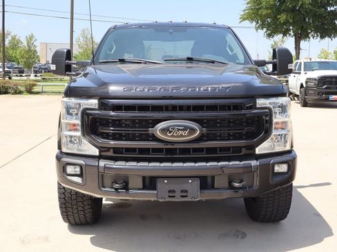 Used 2022 Ford F250 XLT w/ Black Appearance Package AWD/4WD image 8