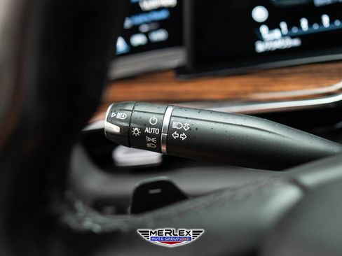 Used 2022 Cadillac Escalade ESV Premium Luxury image 30