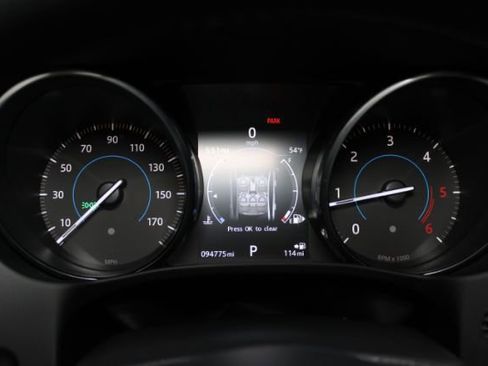 Used 2017 Jaguar XE Premium image 20