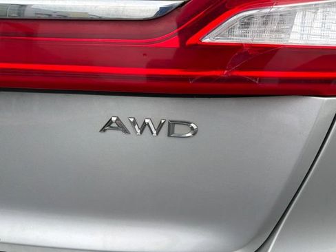 Used 2017 Lincoln MKX Select w/ Lincoln MKX Climate Package AWD/4WD image 9