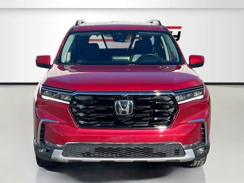 Used 2025 Honda Pilot Elite image 2
