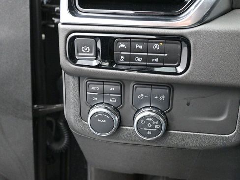 Used 2025 GMC Yukon Elevation image 23