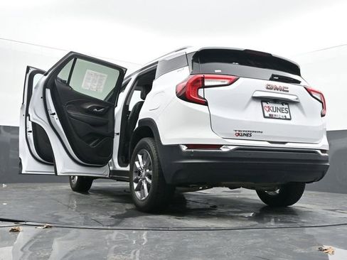 Used 2023 GMC Terrain SLT image 71