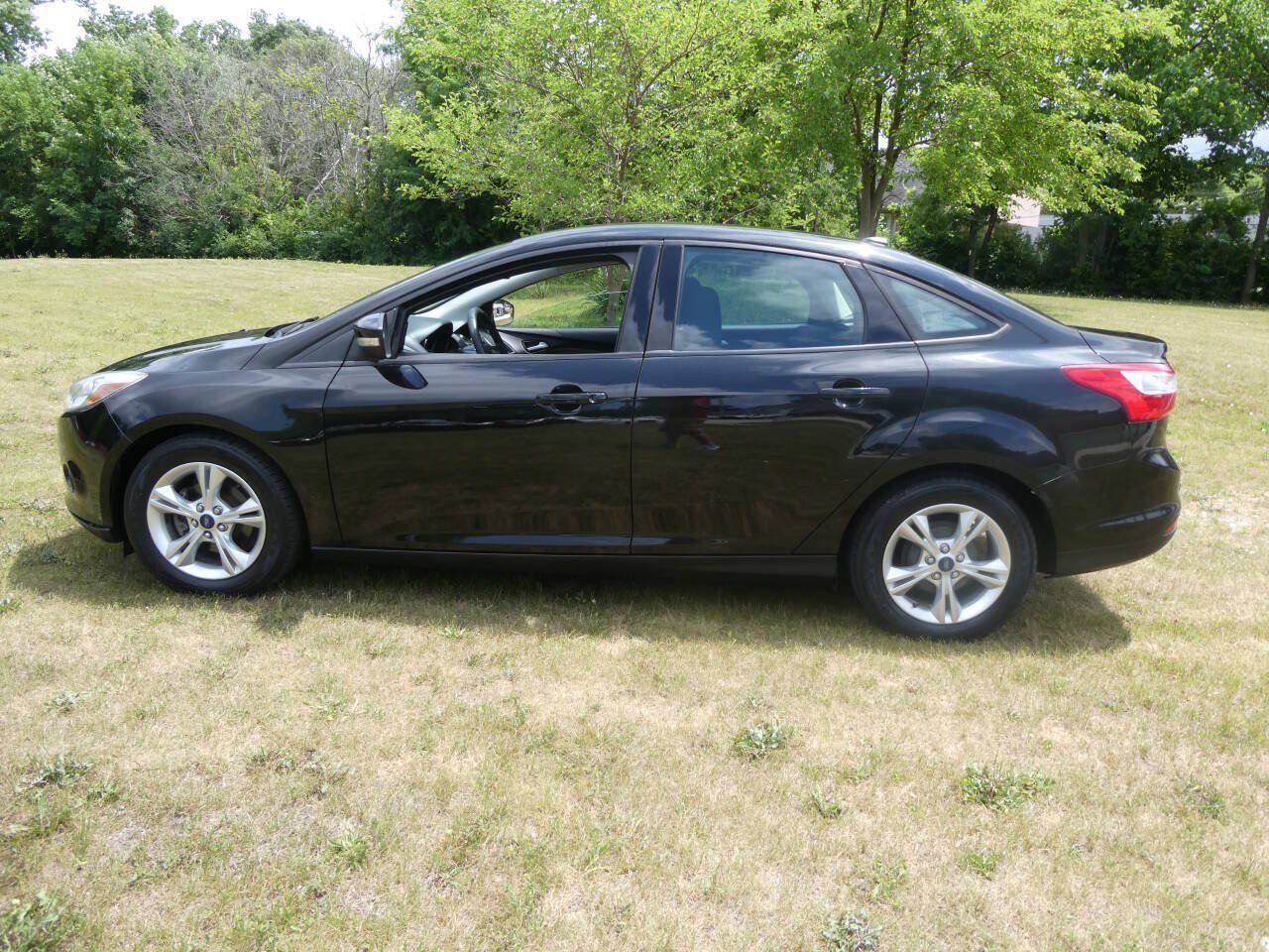 Used 2014 Ford Focus SE w/ Interior Protection Package FWD image 4