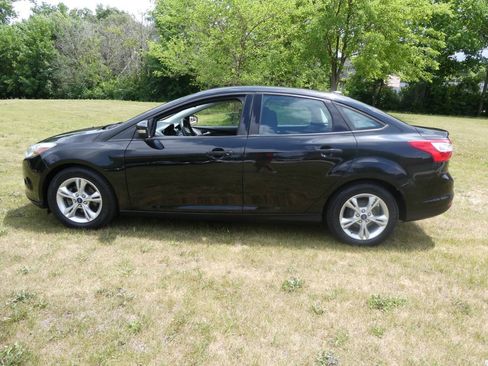 Used 2014 Ford Focus SE w/ Interior Protection Package FWD image 4