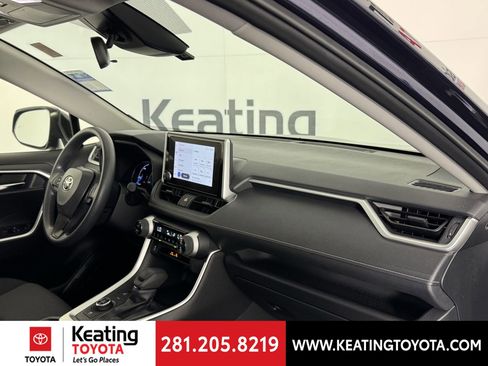 Used 2025 Toyota RAV4 XLE image 21