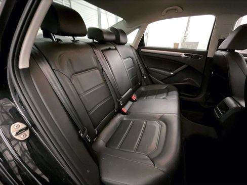 Used 2017 Volkswagen Passat 1.8T R-Line image 26