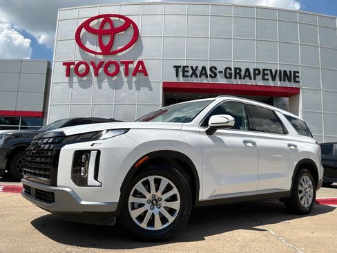 Used 2025 Hyundai Palisade SEL FWD image 2