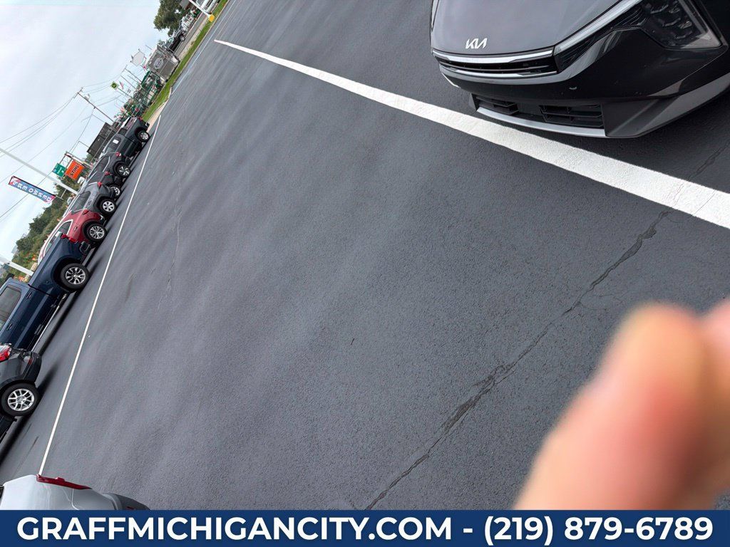 Used 2025 Kia K4 EX FWD image 34