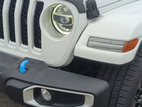 Used 2022 Jeep Wrangler Unlimited Sahara w/ Cold Weather Group image 9