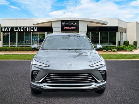 Used 2025 Buick Envista Preferred w/ Convenience I Package image 8