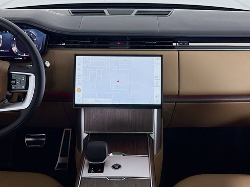 New 2026 Land Rover Range Rover Long Wheelbase SE AWD/4WD image 15