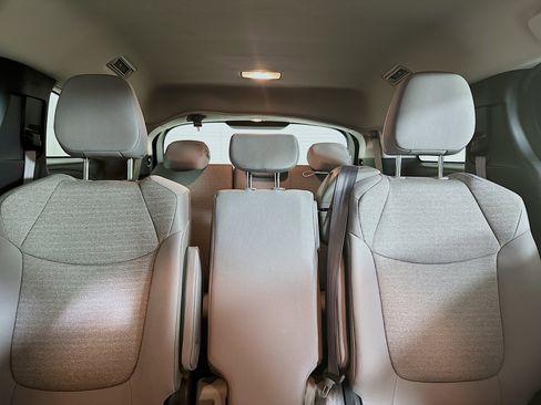 Used 2025 Toyota Sienna LE w/ LE Plus Package AWD/4WD image 30