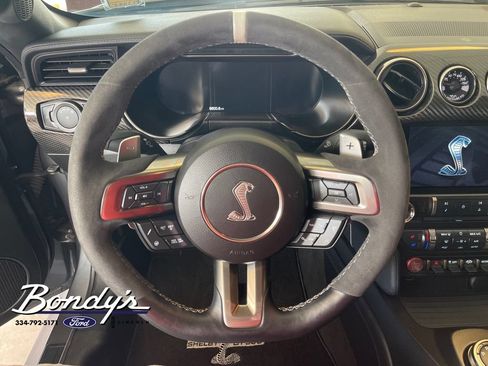 Used 2021 Ford Mustang Shelby GT500 w/ Technology Package RWD image 7