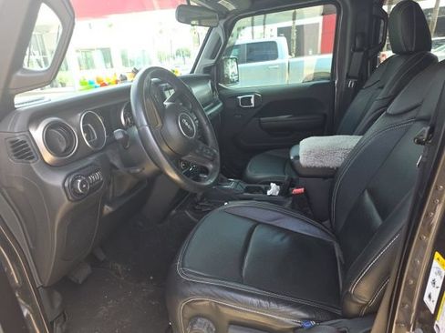 Used 2018 Jeep Wrangler Unlimited Sport S AWD/4WD image 3