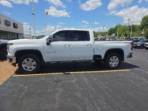 Used 2021 Chevrolet Silverado 2500 LTZ w/ LTZ Plus Package AWD/4WD image 3
