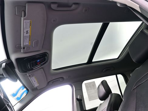 Used 2022 Jeep Grand Cherokee L Limited image 19