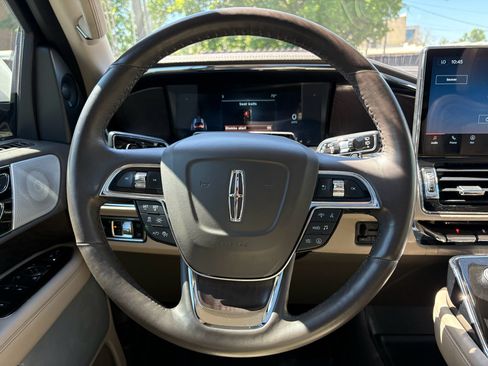 Used 2023 Lincoln Navigator Reserve AWD/4WD image 40