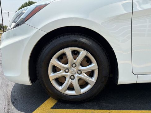 Used 2014 Hyundai Accent GS FWD image 26