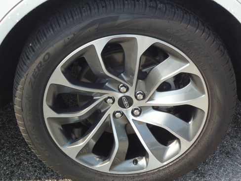 Used 2026 Lincoln Aviator AWD w/ Jet Appearance Package image 8