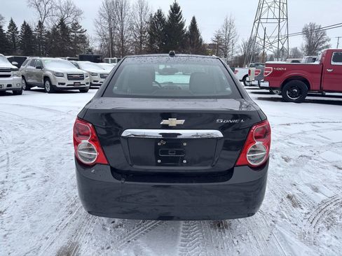 Used 2016 Chevrolet Sonic LT image 4