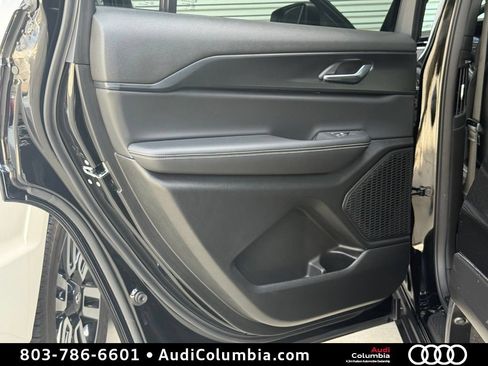 Used 2025 Jeep Grand Cherokee L Laredo RWD image 23