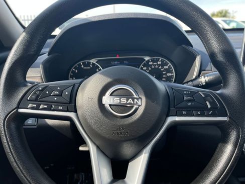 Used 2025 Nissan Altima 2.5 SV image 29