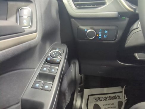 Used 2022 Ford Escape SE w/ Cold Weather Package image 16