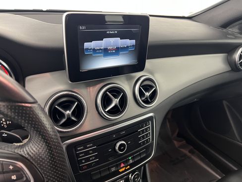 Used 2016 Mercedes-Benz CLA 250 image 21