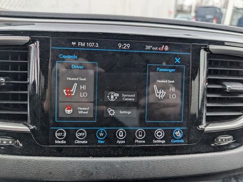 Used 2020 Chrysler Pacifica Touring-L w/ Advanced Safetytec Group AWD/4WD image 4