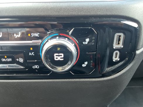 Used 2026 GMC Sierra 1500 SLT AWD/4WD image 24
