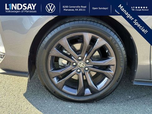 Used 2021 Toyota Sienna XSE image 7