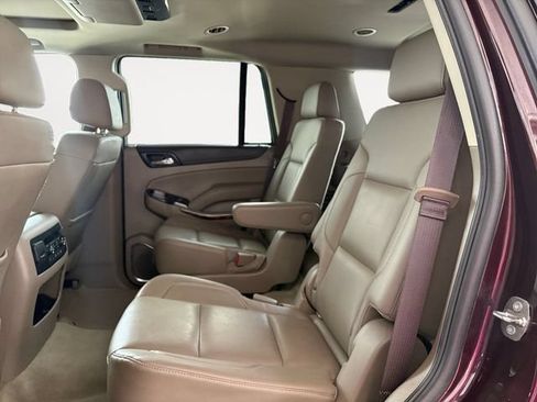 Used 2017 GMC Yukon SLT w/ Premium Edition AWD/4WD image 11