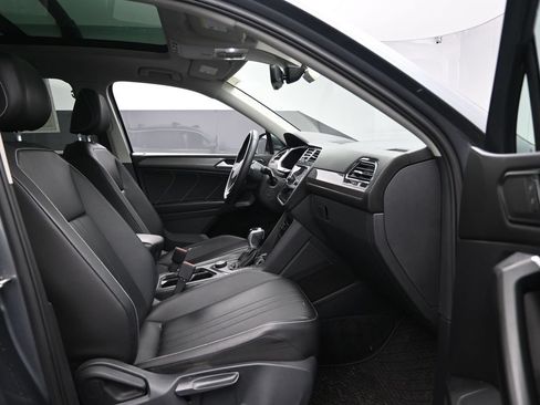 Used 2022 Volkswagen Tiguan SE AWD/4WD image 27