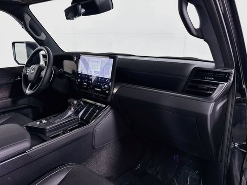 Used 2024 Lexus GX 550 w/ Accessory Package (2T) AWD/4WD image 38