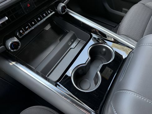 New 2025 Chevrolet Suburban LS image 22