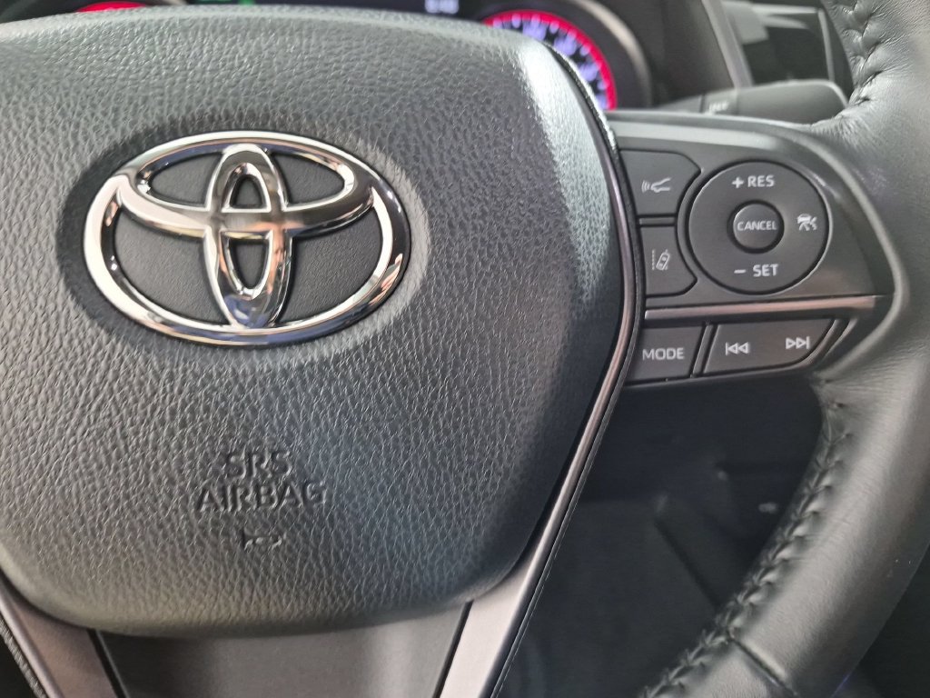 Used 2023 Toyota Camry XSE FWD image 15