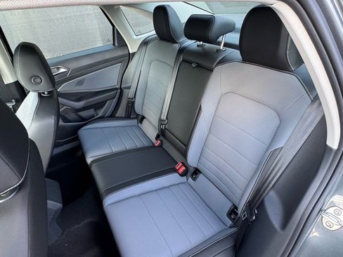 New 2025 Volkswagen Jetta SE image 18