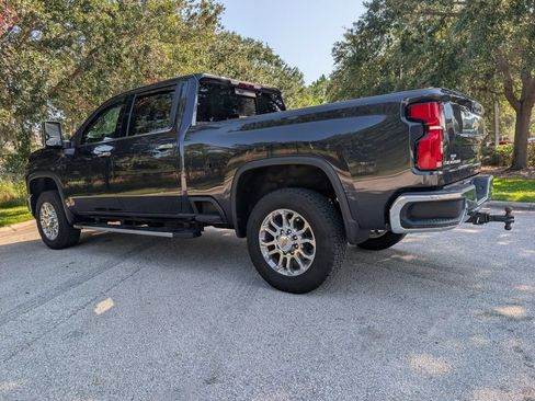 Used 2024 Chevrolet Silverado 2500 LTZ w/ LTZ Convenience Package AWD/4WD image 6