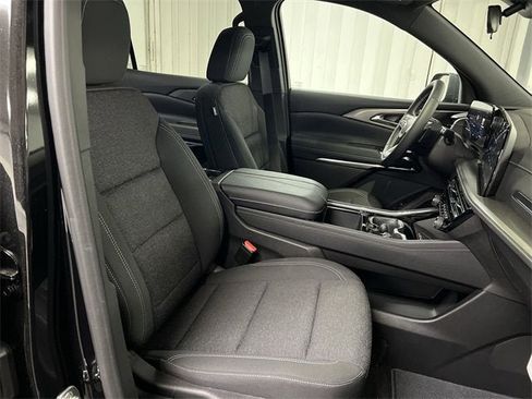 New 2025 Chevrolet Traverse LT w/ Sun and Wheel Package image 28