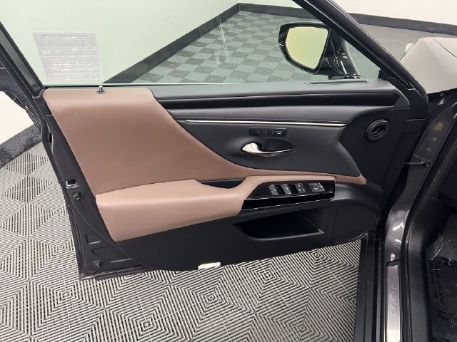Certified 2022 Lexus ES 300h w/ Premium Package FWD image 9