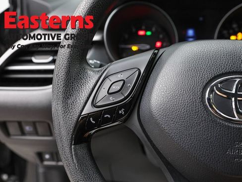 Used 2022 Toyota C-HR Limited FWD image 15