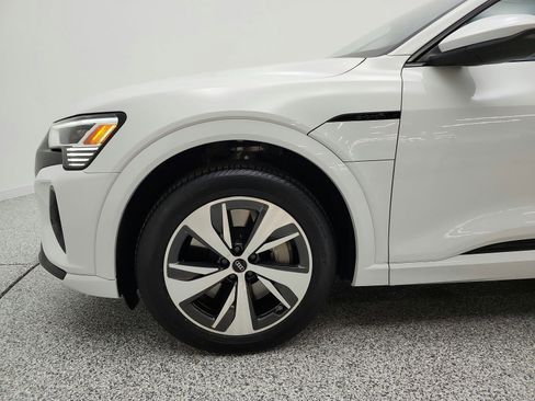 Used 2024 Audi Q8 e-tron Premium AWD/4WD image 22