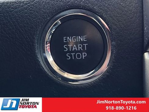 Used 2020 Toyota 4Runner Limited AWD/4WD image 22